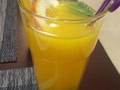 -悦享绿山墙西餐厅