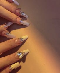 -初心纹眉洗眉·美睫专业店