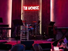 -TZ House音乐现场(来福士中心店)