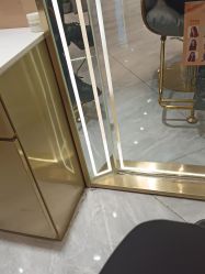 -一東造型烫发染发