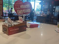 -琥珀老六龙虾(四里河店)