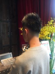 -侨治发型