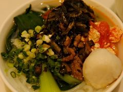 -杭州西湖湖滨银泰亚朵酒店