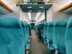 -龙阳路磁悬浮列车总站-停车场