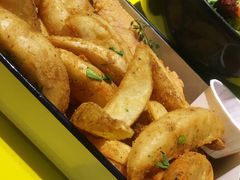 美式风味炸鸡翅配薯条-MIKAKU(万达广场上海宝山店)