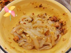 刮凉粉-东排食堂长沙小吃大排档(五一广场店)