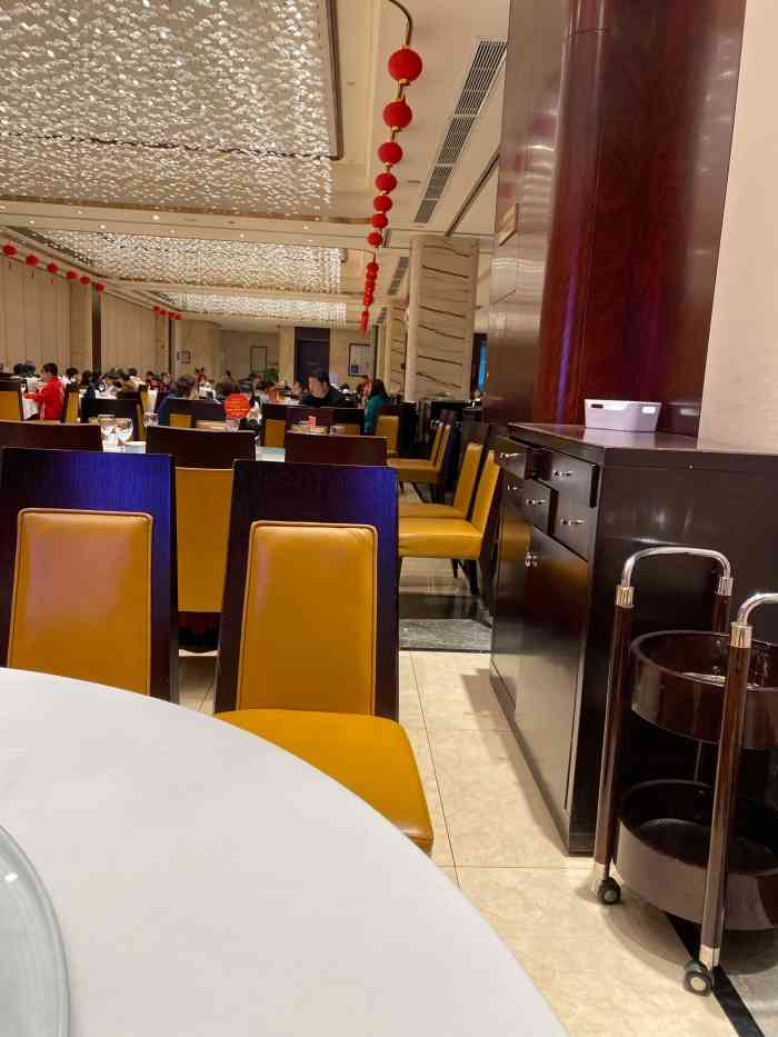 红杏酒家(光华店)-"过节期间一定要预订,人很多,我们5点半就.