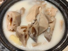 莲藕蹄睁煲-燊荣记(北京路店)