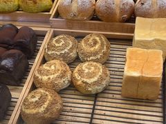 -焙丽拾光(麦凯乐直营店)