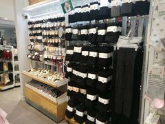 -hotwind热风(中贸广场店)