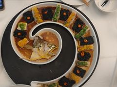 墨鱼汁肉饼蒸野化黄花-品海楼·大连海胆锅贴馆(东港店)