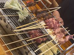 -哈尔滨小酒馆·鲜肉现穿自助烧烤(康新花园店)