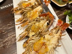 -Chom Cafe and Restaurant