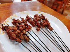 烤羊肉串-聚雅美食