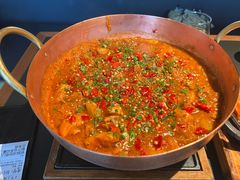 铜锅油焖鸡-Ameigo梅果·云贵川bistro(长宁来福士店)