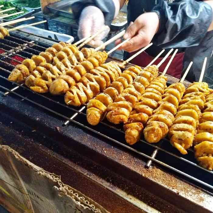 胖哥剁椒大面筋(盐河巷店)-"这家永远在排队而且我两次排都被老板驱离