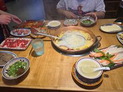 -洱火云南酸菜牛肉火锅(石景山当代商城店)