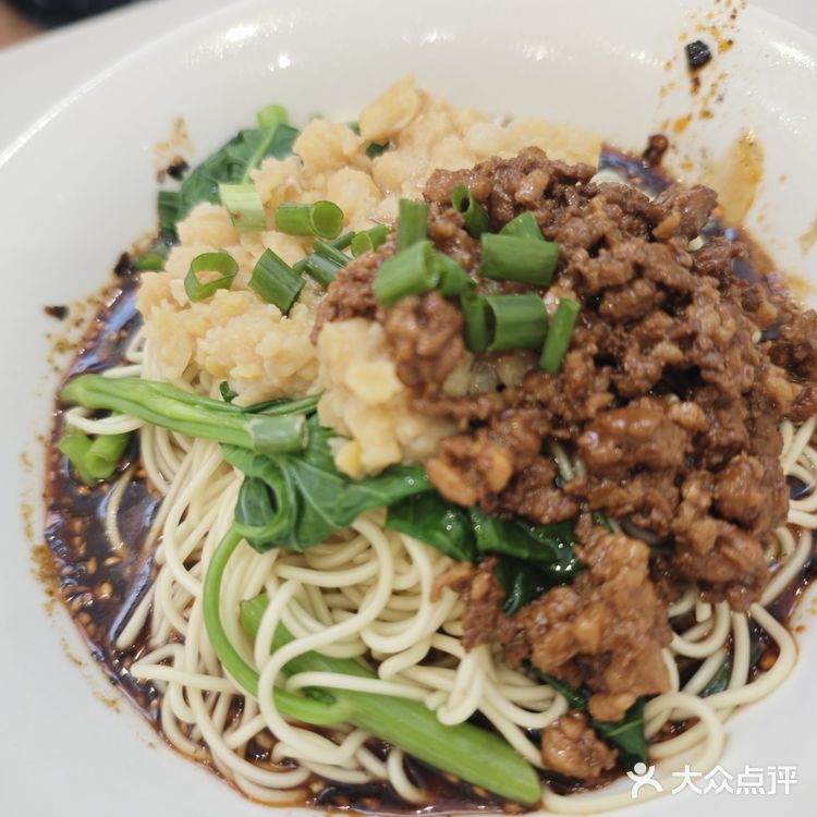 一碗热腾腾的肉燥面