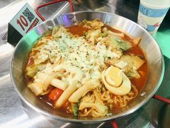 芝士肥牛年糕火锅-Meet Sun韩式大排档(五一广场7MALL店)