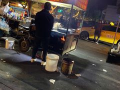 -碑亭巷老王柴火馄饨