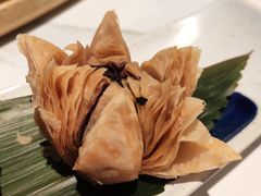 荷花酥-五号茶居·新派粤菜·岭南五号酒店(沿江中路店)