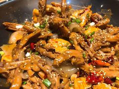 -张大师鸭爪爪特色干锅(钱塘江路店)