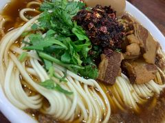 特色卤蛋大肉面-盛京人人鸡味抻面(珠江桥店)