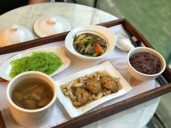 -莉泽月子中心(凯旋江景店)