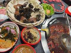 -醉董牛川派鲜肉自选火锅(烟台店)