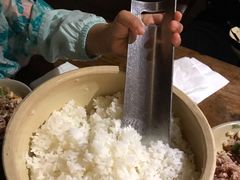 -Cuc Gach Quan Restaurant