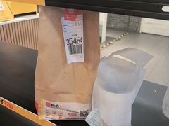 -麦当劳(上海虹桥站30B检票口楼上)