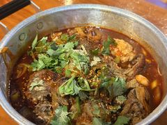 -爆炸头阿姨小四川正宗川味小吃(无任何分店)