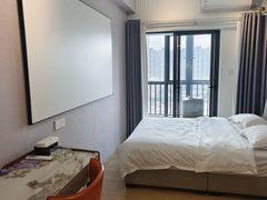 -凯美悦·雲端巨幕City View·Apartment(广州花地湾地铁站店)