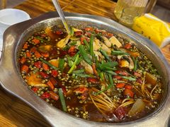 -乡土特色.冷锅鱼.牦牛肉汤锅