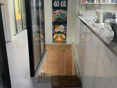 -伟伟宠物医院·CT影像中心·瑞派犬猫综合性门诊(汉口总院)