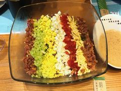 彩虹沙拉-临界音乐酒馆·小龙虾·江湖菜(华熙LIVE·鱼洞店)