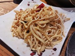炝拌干豆腐-泥炉烧肉师(新街口金銮巷店)