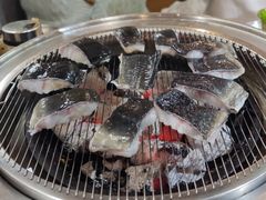 -围炉肉舍•炭烤活鳗•丹东海鲜烤肉(步行街店)