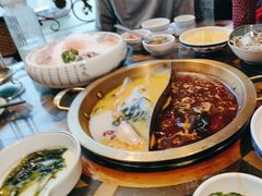 -小天鹅火锅·一线江景洪鼎旗舰店(洪崖洞店)