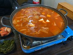 部队火锅-HONGA HONGA雄家(曹路店)