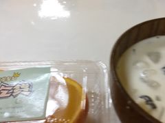 -志龙皇冠吃货椰子铺