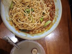 -爆炸头阿姨小四川正宗川味小吃(无任何分店)