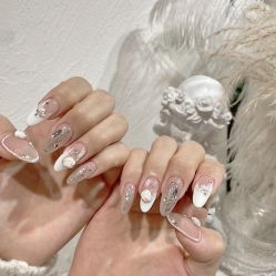 -花岐款式专研健康美甲沙龙