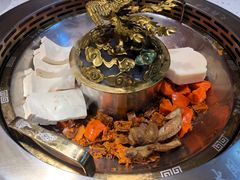 酸汤鸭鸳鸯锅-火鳳祥美蛙牛肉自助(青悦城店)