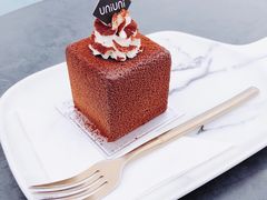 -UNI UNI(环亚凯瑟琳店)