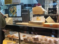 面包甜点陈列柜-鲍师傅糕点(国金街店)