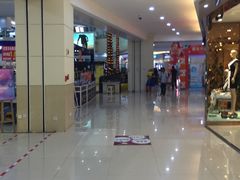 -鸿通城购物中心