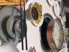 -洪氏嗨捞·广东猪肚鸡·椰子鸡火锅(西咸万象城店)
