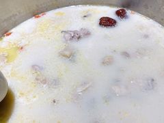 -洪氏嗨捞·广东猪肚鸡·椰子鸡火锅(西咸万象城店)