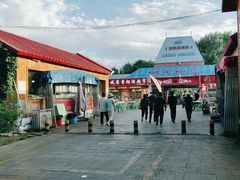 -布尔津河堤夜市